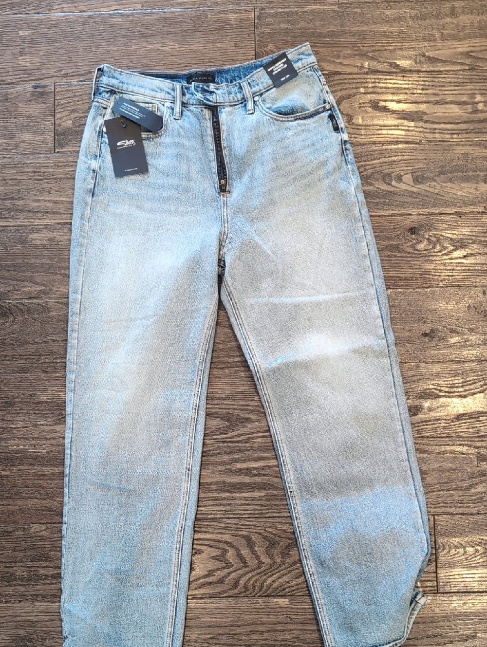 NWT Silver Highly Desireable Straight Leg Med Wash Jeans